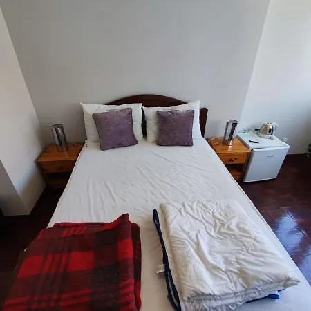 Authentic Lisbon Room With Ac, In Penha De Franca Lisboa