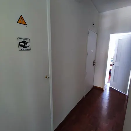 Διαμέρισμα Authentic Lisbon Room With Ac, In Penha De Franca *