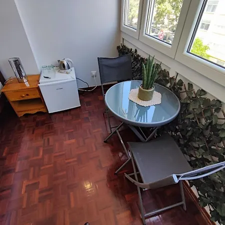 Διαμέρισμα Authentic Lisbon Room With Ac, In Penha De Franca *