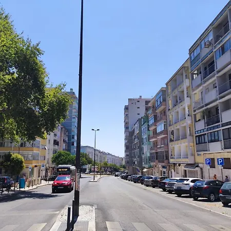 Lisbon, With Ac In Penha De Franca, Lägenhet Lisboa