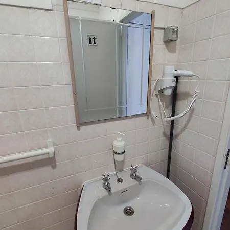 בית הארחה With Ac In Penha De Franca, ליסבון